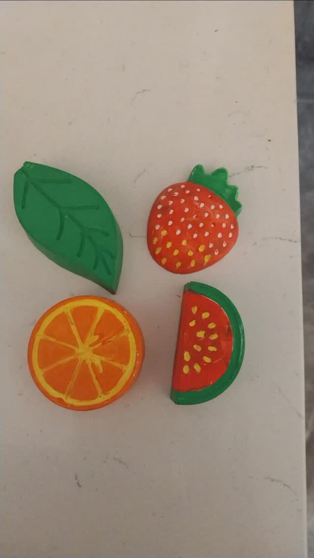 Meyve Desenli Boyanmış Taş Tozu Figürler