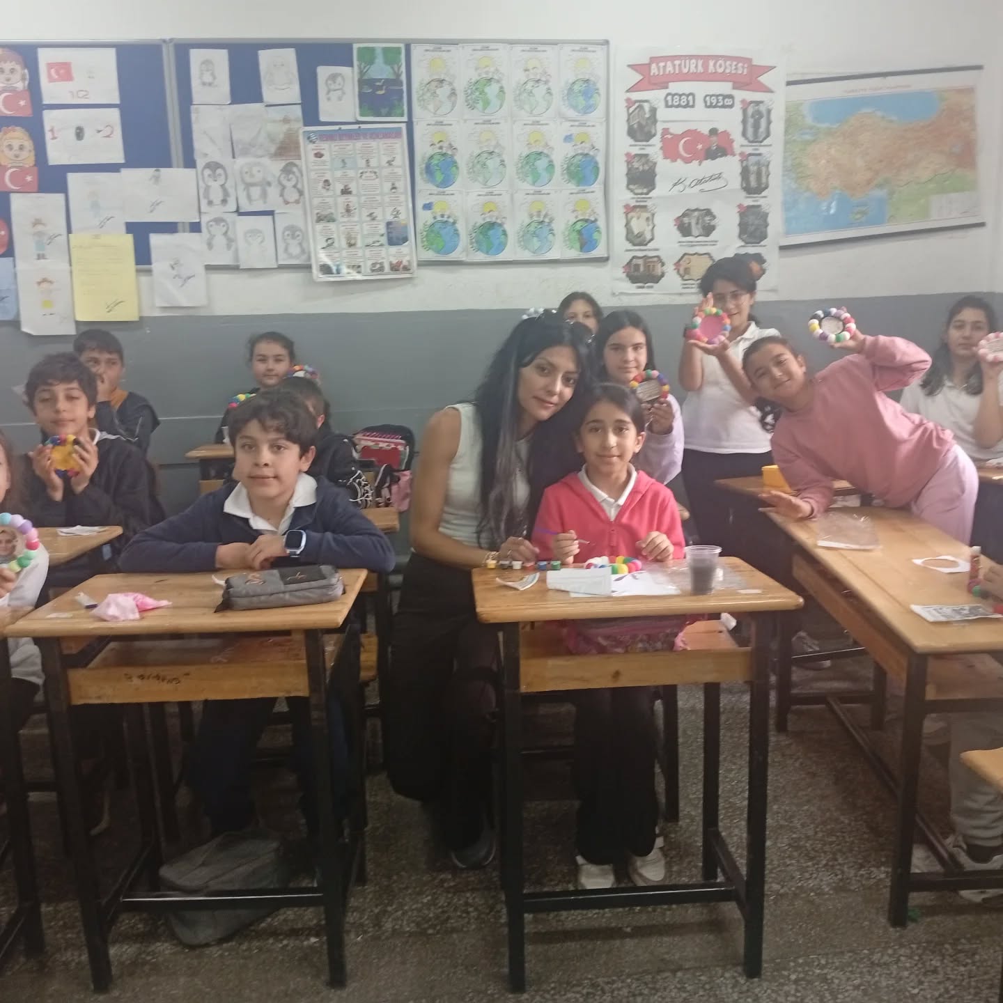 Okulda Kabarcık Çerçeve Boyama Atölyesi