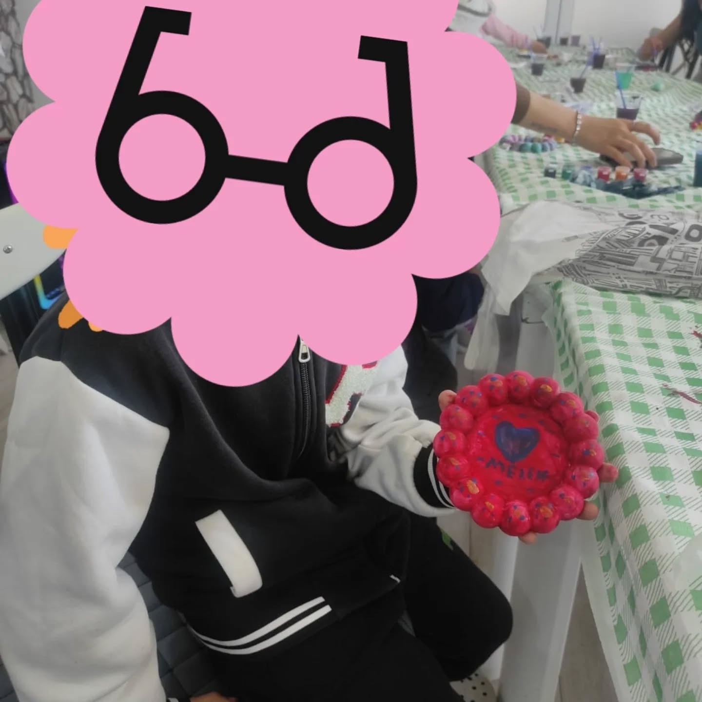 Kalp Desenli Pembe Çerçeve Boyama
